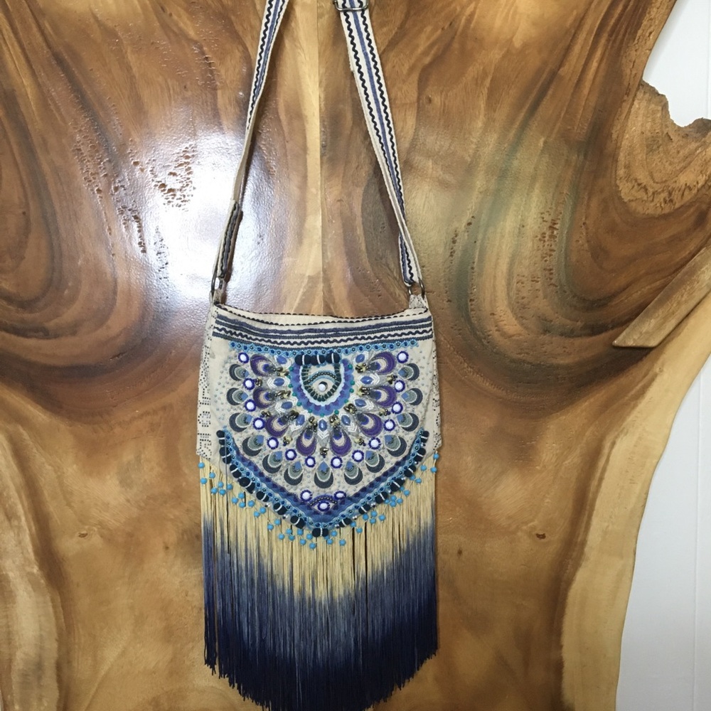 Labellum hillary scott fringe purse